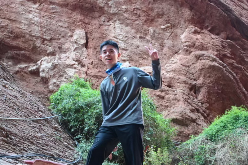 ZhangJiaHang2.jpg ZhangJiaHang2.jpg